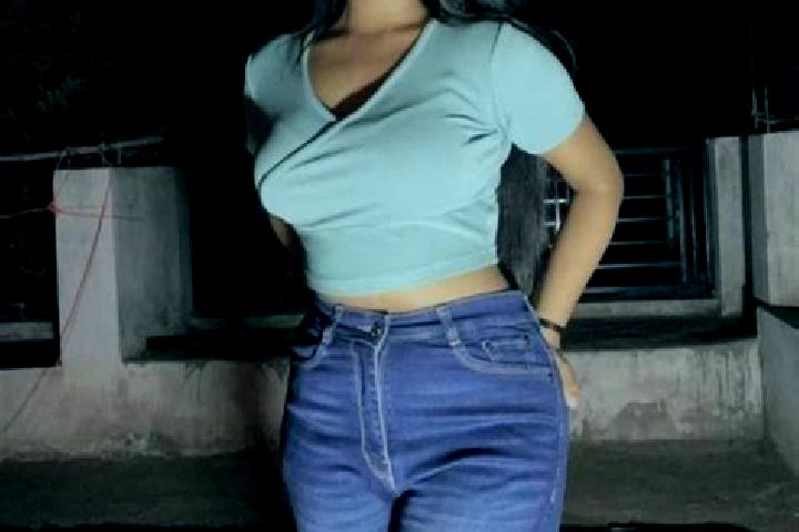 Chloe, 32 — Escort in Neb Sarai, India