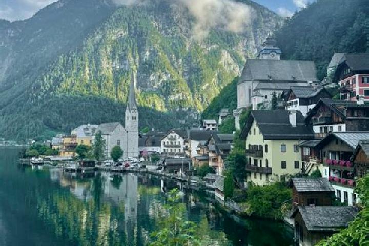 Chloe, 32 — Escort in Salzburg, Austria