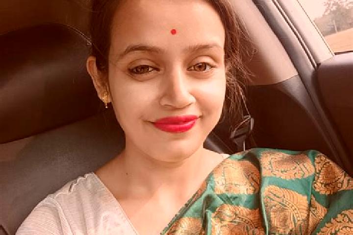 Chloe, 33, a auburn grey-eyed middle eastern companion based in Biswanath Chariali. Offering Duos, Couples, OWO. Available for incall and outcall, overnight ...