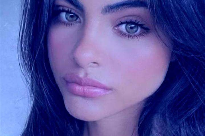 Chloe, 33, a black hazel-eyed middle eastern companion based in Palm Cove. Offering BDSM, Party Girl, Fetish. Available for incall and outcall, day and eveni...