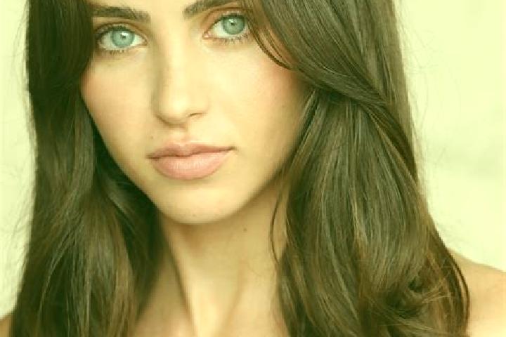 Chloe, 33, a blonde brown-eyed indian companion based in Kensington. Offering Party Girl, Striptease, BDSM, Massage. Available for incall and outcall, overni...