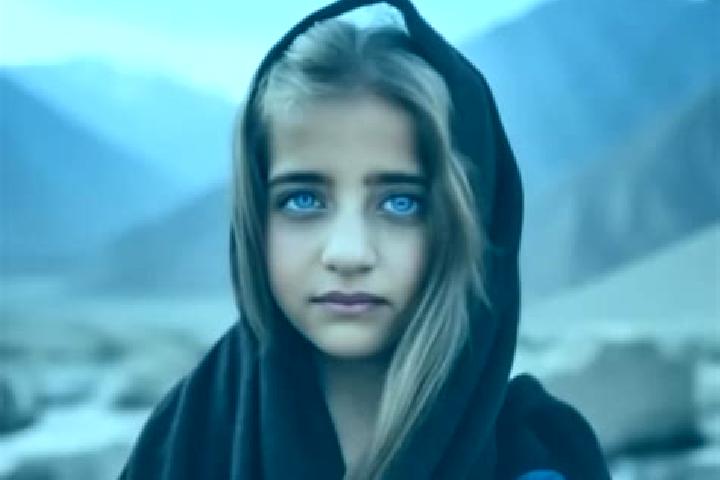 Chloe, 33, a blonde dark-eyed middle eastern companion based in Nea Tiroloi. Offering Prostate Massage, A-Level, Party Girl, GFE, Girlfriend Experience. Avai...