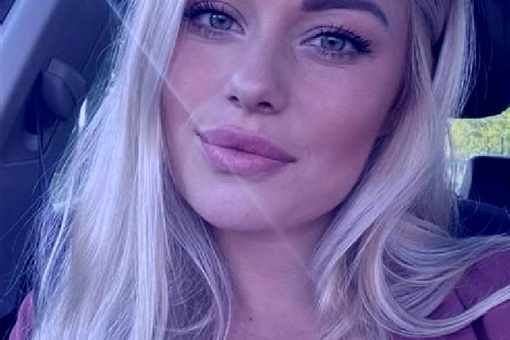 Chloe, 33, a blonde hazel-eyed slavic companion based in Les Clefs. Offering Prostate Massage, Girlfriend Experience, Erotic Massage. Available for incall an...