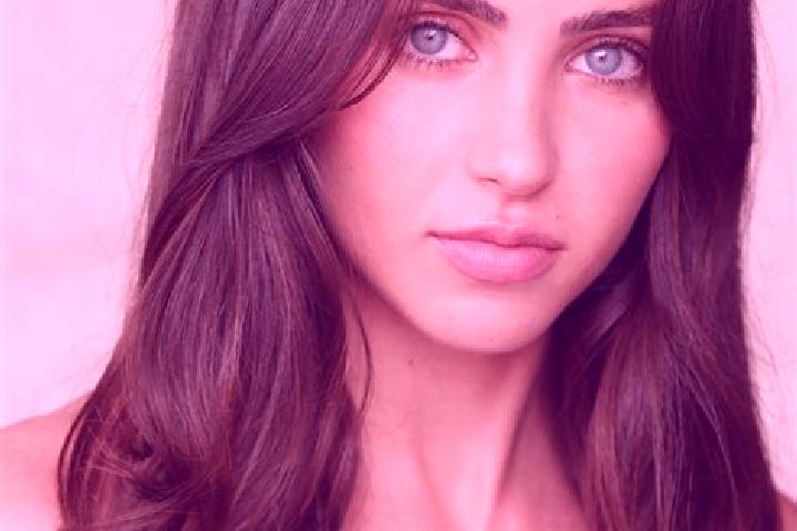 Chloe, 33, a brunette dark-eyed caucasian companion based in Montalvinho. Offering Massage, Couples, Travel Companion, 69, Duos. Available for incall and out...