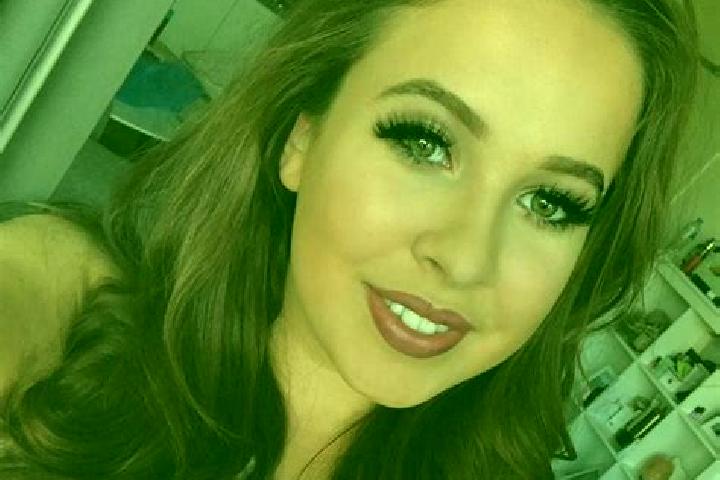 Chloe, 33, a brunette grey-eyed european companion based in Colonia Rincon Viejo. Offering Travel Companion, Striptease, Tantra, Girlfriend Experience, Eroti...