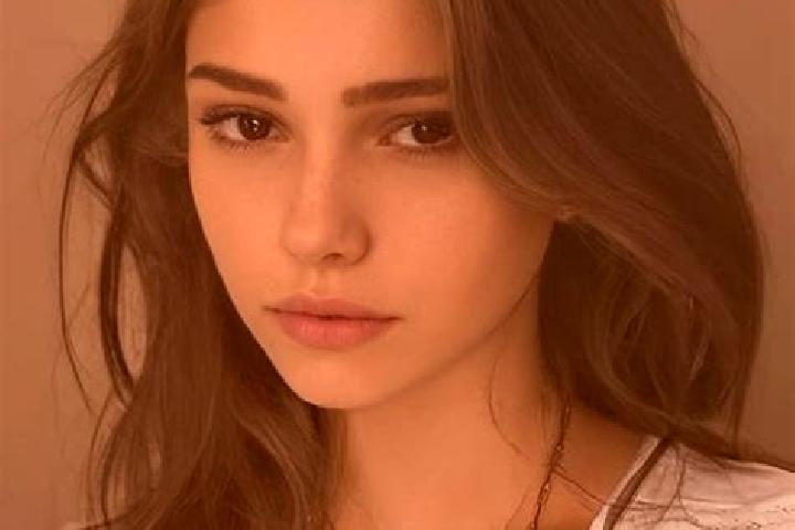 Chloe, 33, a brunette grey-eyed slavic companion based in Corum. Offering OWO, Girlfriend Experience, 69. Available for incall and outcall, overnight booking...