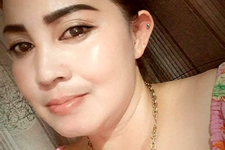 Chloe, 33 — Escort in Cinagrog Girang, Indonesia