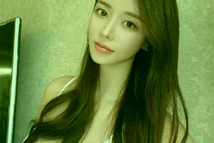Chloe, 33 — Escort in Donghuishe, China
