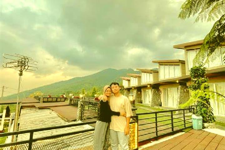Chloe, 33 — Escort in Sidomulyo, Indonesia