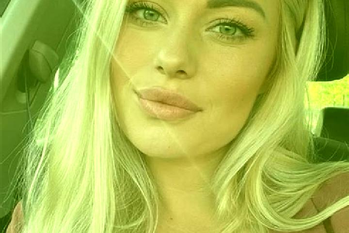 Chloe, 34, a blonde hazel-eyed european companion based in Zequan. Offering Travel Companion, OWO, Dinner Date, Striptease, Girlfriend Experience. Available ...