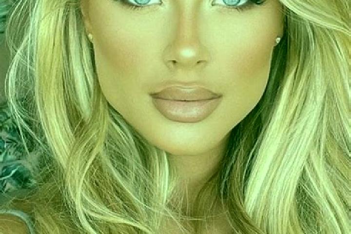 Chloe, 34, a blonde hazel-eyed latina companion based in Boudou. Offering Massage, Dinner Date, Party Girl. Available for incall and outcall, day and evening...