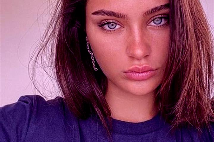 Chloe, 34, a brunette blue-eyed slavic companion based in Gilon. Offering Striptease, BDSM, A-Level. Available for incall and outcall, overnight bookings ava...