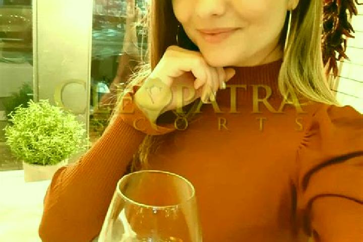 Chloe, 34, a chestnut hazel-eyed mediterranean companion based in Granges. Offering Dinner Date, Erotic Massage, OWO, Prostate Massage, A-Level. Available fo...