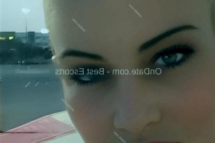 Chloe, 34 — Escort in Bridesburg, United States
