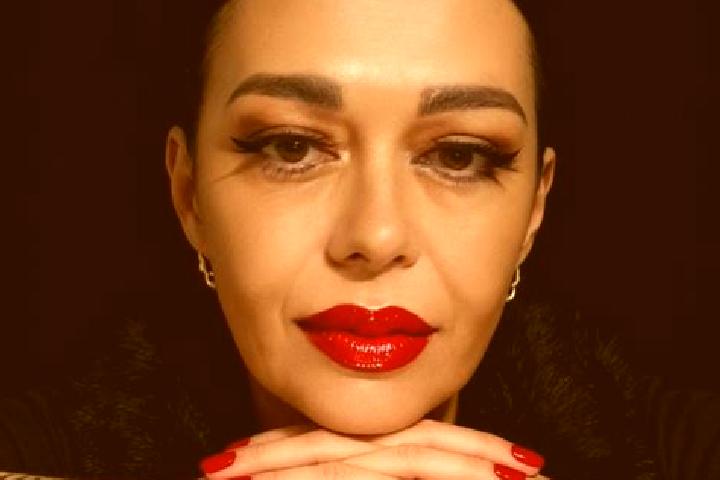 Chloe, 34 — Escort in Ghergheasa, Romania