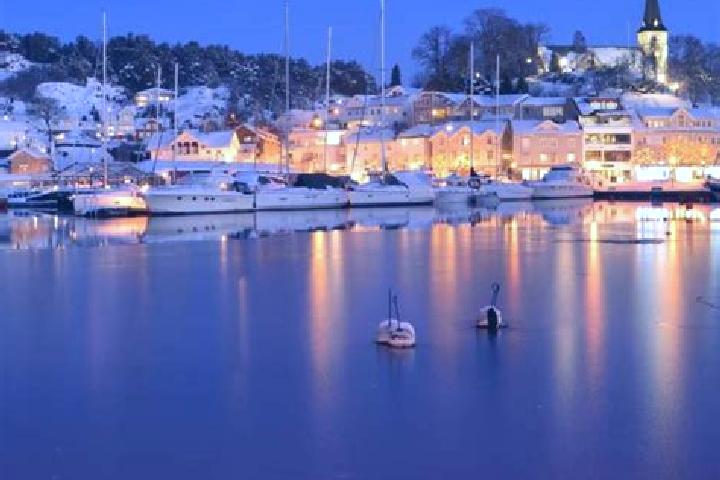 Chloe, 34 — Escort in Grimstad, Norway
