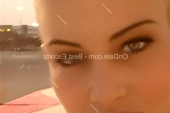 Chloe, 34 — Escort in Mlecanesti, Romania