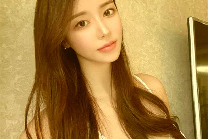 Chloe, 34 — Escort in Sangueya, Guinea