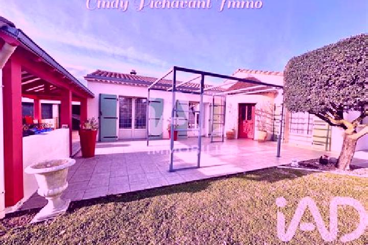 Chloe, 34 — Escort in Saujon, France