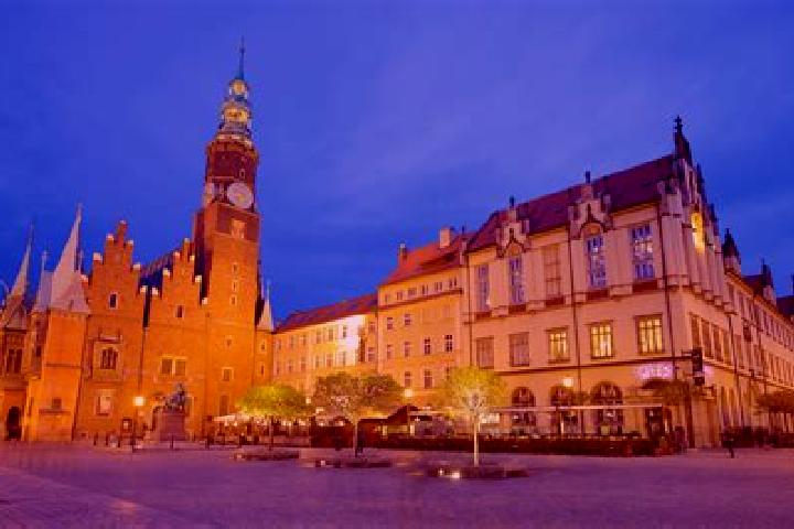 Chloe, 34 — Escort in Sobotka, Poland