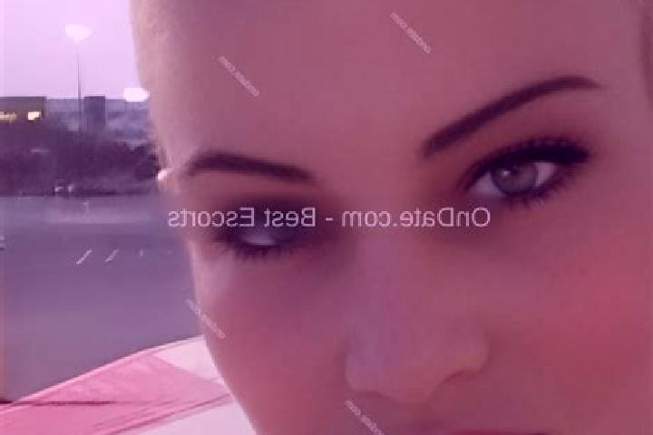 Chloe, 34 — Escort in Zurawiczki, Poland