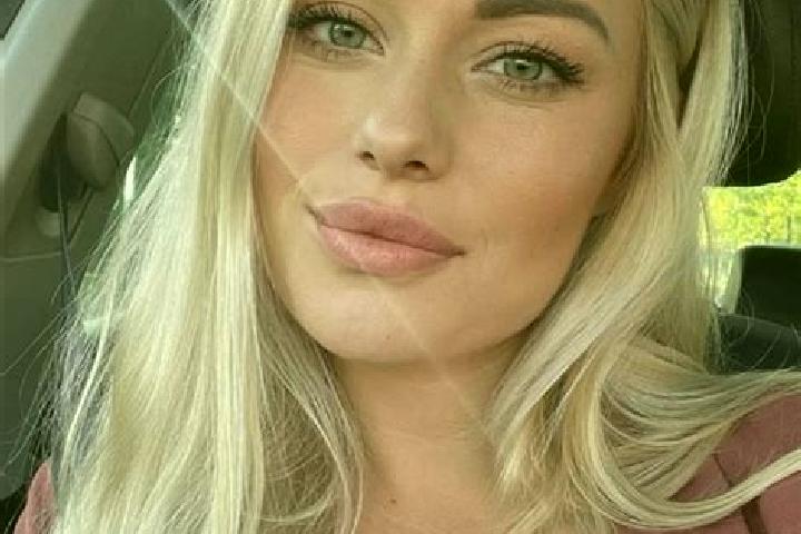 Chloe, 35, a blonde hazel-eyed mixed companion based in Gravelly Beach. Offering Erotic Massage, Deep French Kissing, Prostate Massage. Available for incall ...