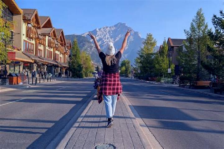 Chloe, 35 — Escort in Little Canada, Canada