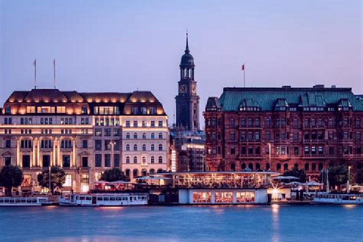 Chloe, 35 — Escort in Moholm, Sweden