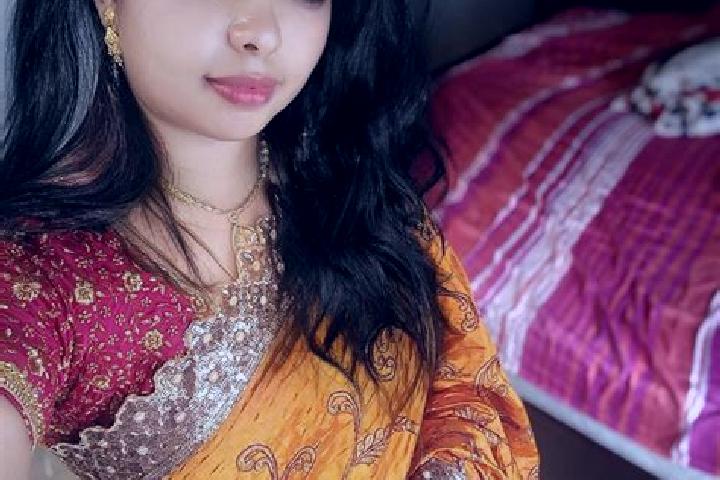 Chloe, 35 — Escort in Neduva, India