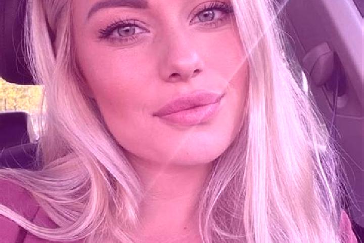 Chloe, 36, a blonde hazel-eyed mixed companion based in Grosse Pointe. Offering Duos, Dinner Date, Couples. Available for incall and outcall, day and evening...