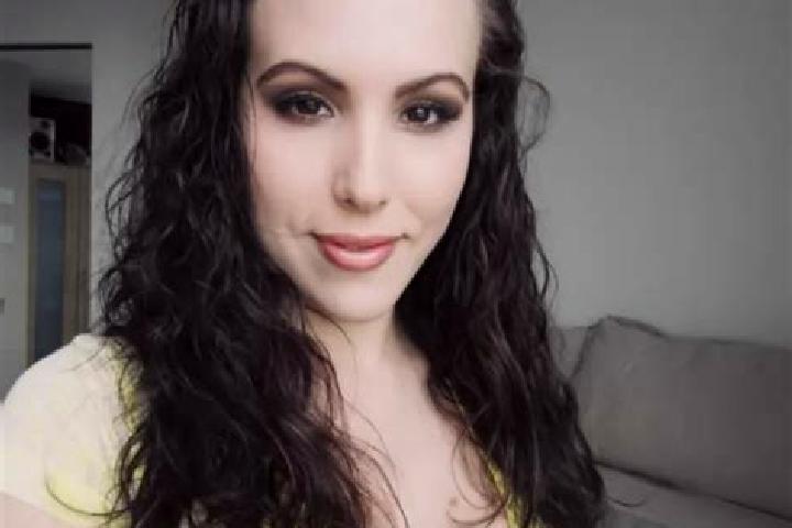 Chloe, 36, a brunette amber-eyed european companion based in Tomok Bolon. Offering Dinner Date, Prostate Massage, Striptease, Overnight, Girlfriend Experienc...