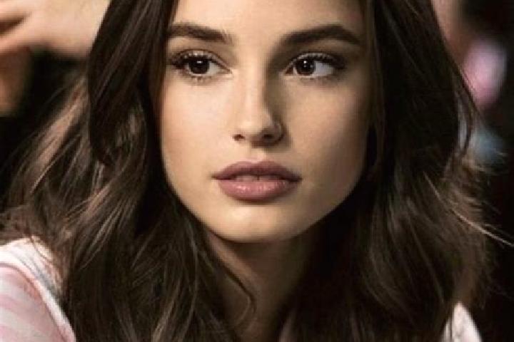 Chloe, 36, a brunette brown-eyed caribbean companion based in Colonia la Concepcion. Offering Overnight, Deep French Kissing, Couples, Striptease, BDSM. Avai...