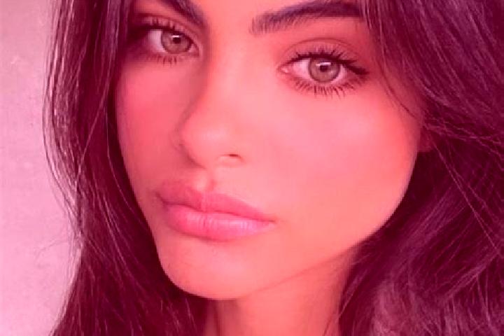 Chloe, 36, a brunette dark-eyed mixed companion based in Balli. Offering OWO, Dinner Date, Duos, Roleplay. Available for incall and outcall, day and evening ...
