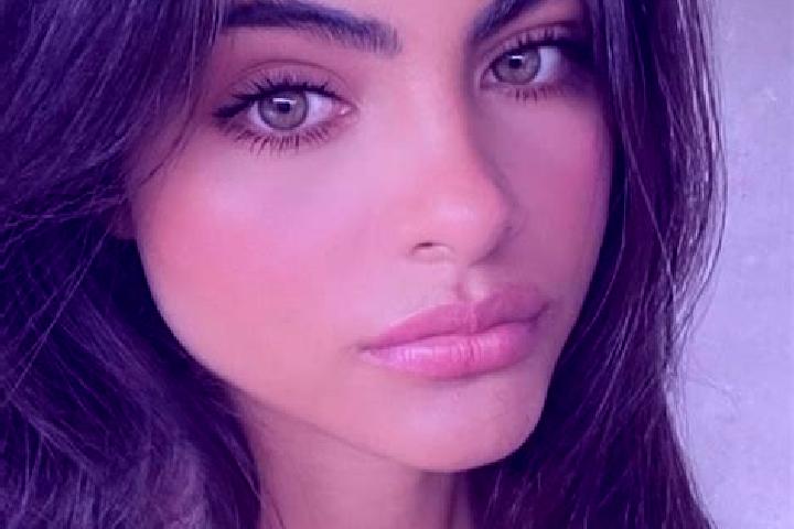 Chloe, 36, a brunette green-eyed indian companion based in Ayaou-Sokpa. Offering 69, Deep French Kissing. Available for incall and outcall, day and evening d...