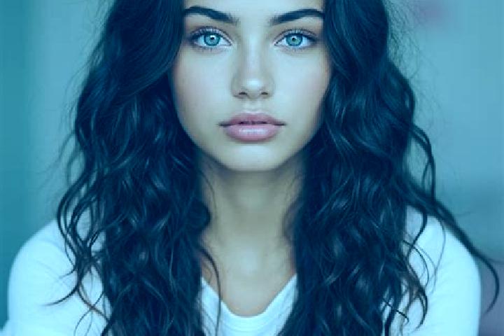 Chloe, 36, a dark blonde amber-eyed mediterranean companion based in Selaru. Offering Overnight, OWO, Party Girl, Erotic Massage. Available for incall and ou...