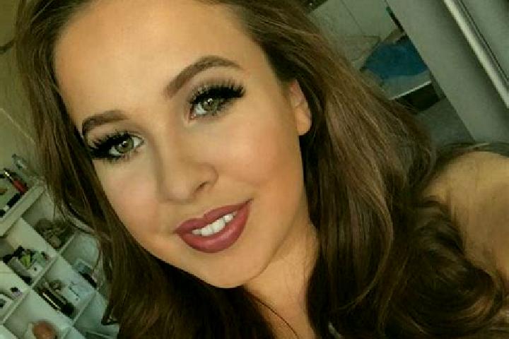 Chloe, 36, a dark blonde dark-eyed caucasian companion based in Inahuaya. Offering Tantra, Domination, Erotic Massage. Available for incall and outcall, day ...