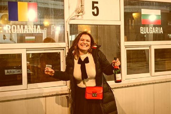 Chloe, 36 — Escort in Adamus, Romania