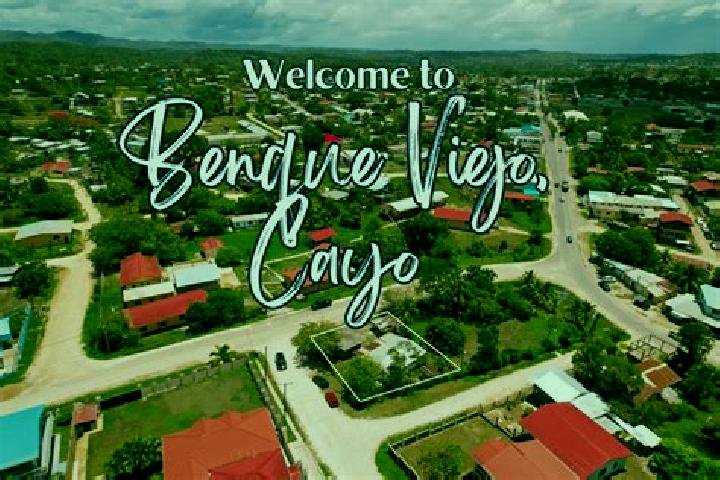 Chloe, 36 — Escort in Benque Viejo el Carmen, Belize