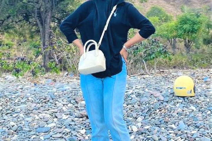 Chloe, 36 — Escort in Manggekompo, Indonesia