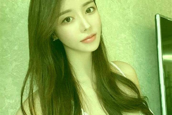 Chloe, 36 — Escort in Paosha, China
