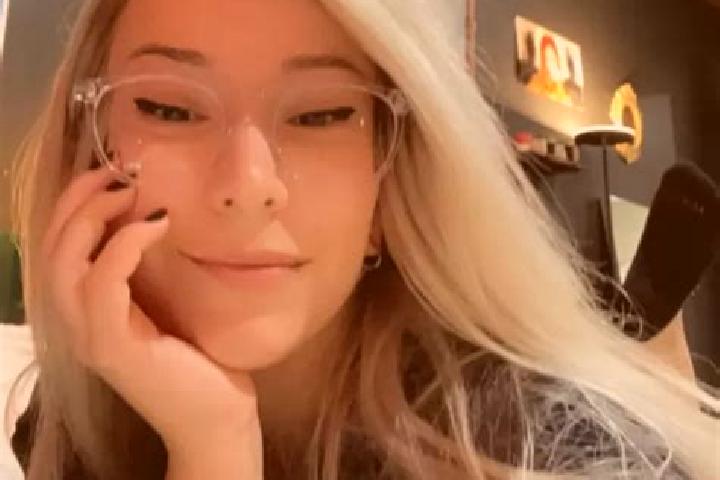 Chloe, 37, a blonde grey-eyed asian companion based in Palacios del Pan. Offering Duos, Fetish, Overnight, Dinner Date, Erotic Massage. Available for incall ...