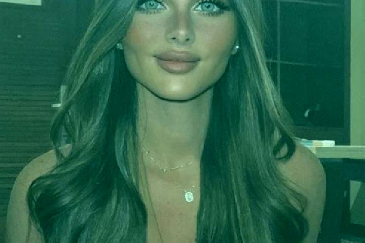 Chloe, 37, a brunette brown-eyed mediterranean companion based in Tho Tang. Offering A-Level, Deep French Kissing, Dinner Date. Available for incall and outc...