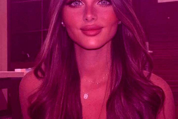 Chloe, 37, a brunette dark-eyed middle eastern companion based in Schit-Oraseni. Offering Party Girl, Fetish, Massage, Dinner Date. Available for incall and ...