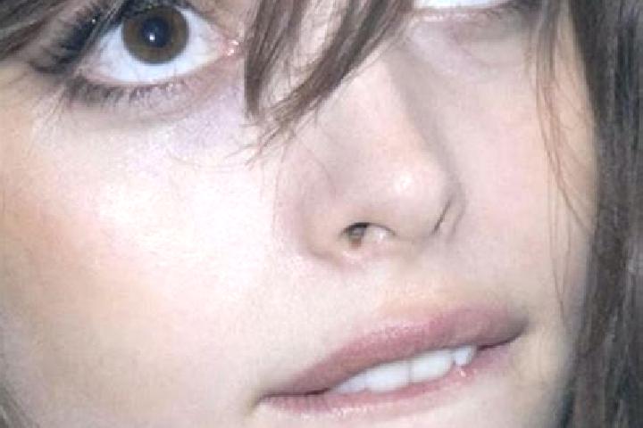 Chloe, 37, a chestnut dark-eyed caribbean companion based in Along. Offering Couples, Deep French Kissing, CIM, Erotic Massage, Striptease. Available for inc...