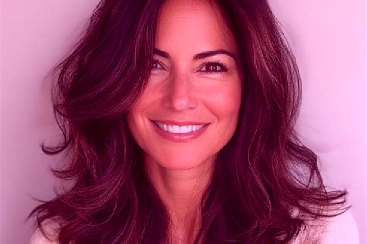Chloe, 37, a chestnut dark-eyed middle eastern companion based in Raversbeuren. Offering Couples, Travel Companion, A-Level. Available for incall and outcall...