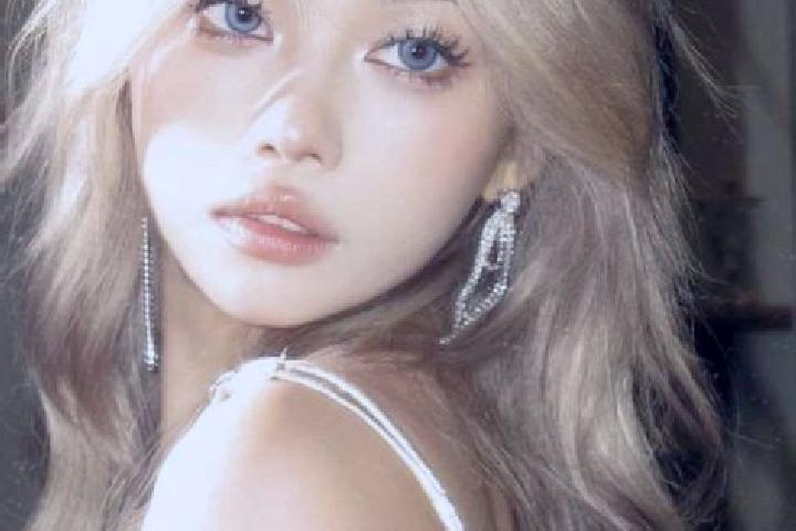 Chloe, 37, a platinum blonde dark-eyed asian companion based in Ed. Offering Overnight, Duos, BDSM. Available for incall and outcall, overnight bookings avai...