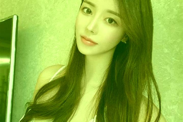 Chloe, 37 — Escort in Emalgolin Mongolzuxiang, China