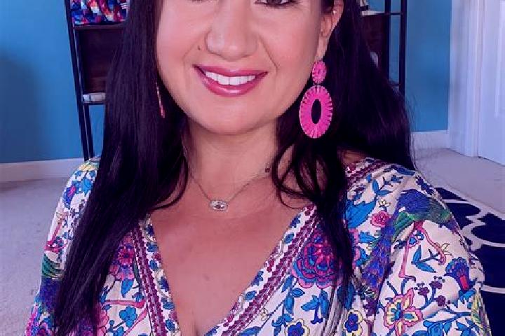 Chloe, 37 — Escort in Guthrie Center, United States