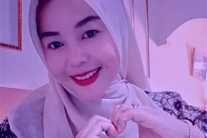 Chloe, 37 — Escort in Kedawung, Indonesia