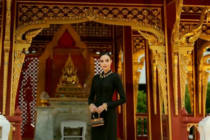 Chloe, 37 — Escort in Muang Hongsa, Laos